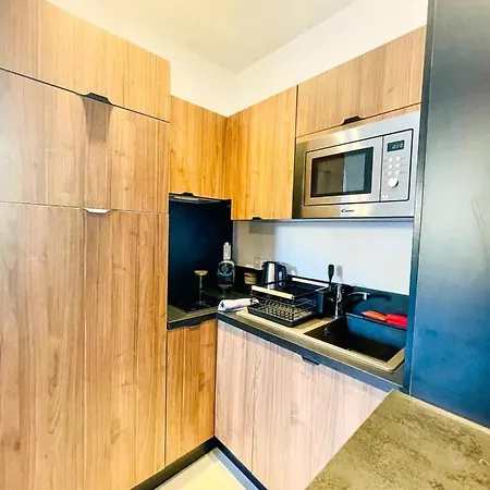 Au Bord De L'eau Climatisé Avec Terrasse Et Vue à 40m De La *