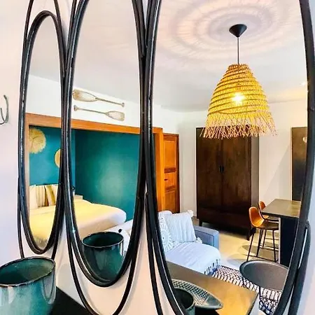 Au Bord De L'eau Climatisé Avec Terrasse Et Vue à 40m De La