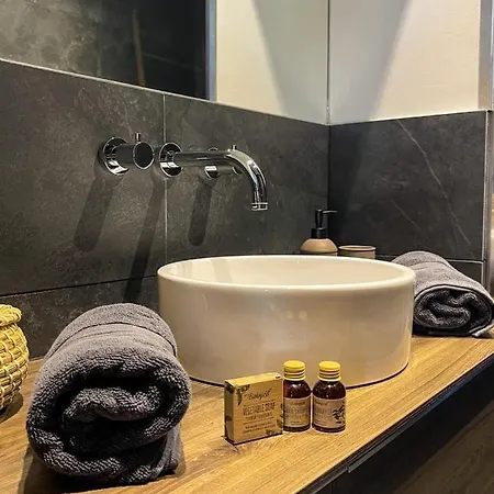 Au Bord De L'eau Climatisé Avec Terrasse Et Vue à 40m De La Cassis