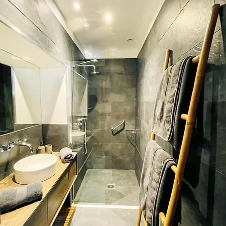 Au Bord De L'eau Climatisé Avec Terrasse Et Vue à 40m De La * Cassis